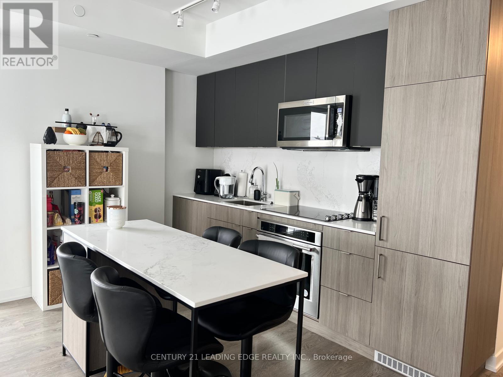 331 - 215 Lakeshore Road W, Mississauga, Ontario  L5H 0A7 - Photo 10 - W12616764