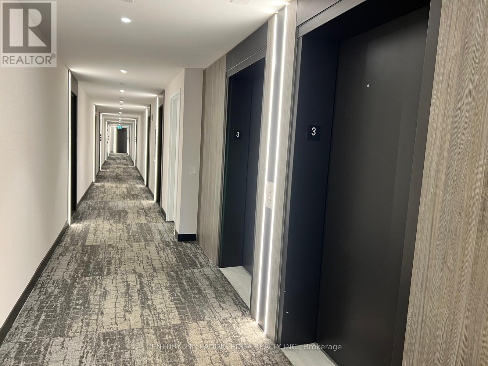 331 - 215 Lakeshore Road W, Mississauga, Ontario  L5H 0A7 - Photo 5 - W12616764