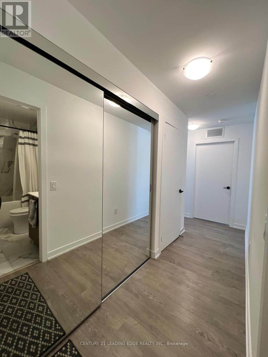 331 - 215 Lakeshore Road W, Mississauga, Ontario  L5H 0A7 - Photo 7 - W12616764