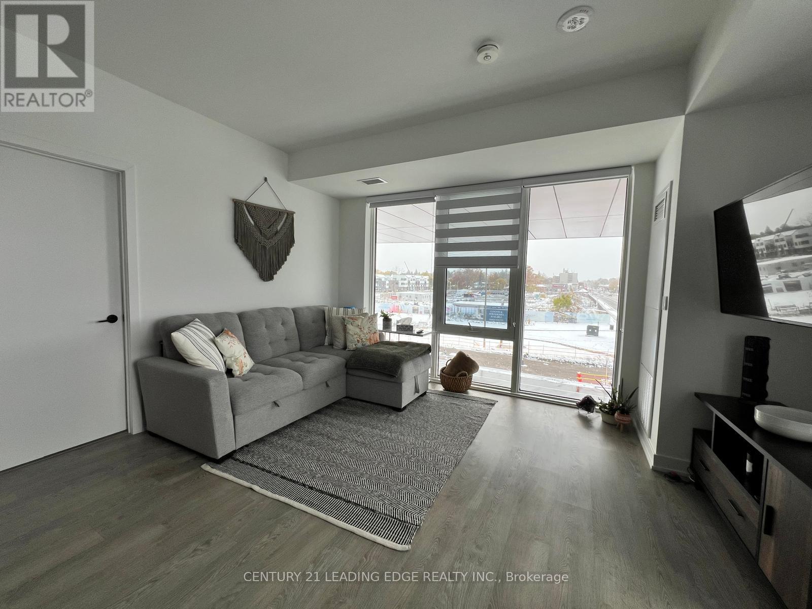 331 - 215 Lakeshore Road W, Mississauga, Ontario  L5H 0A7 - Photo 9 - W12616764