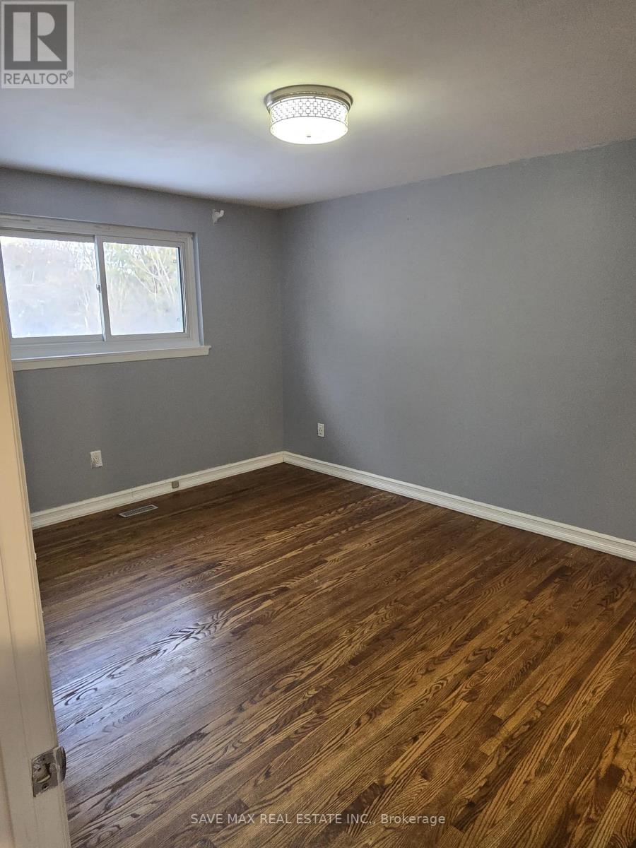 43 Braemar Drive, Brampton, Ontario  L6T 2L5 - Photo 2 - W12616812