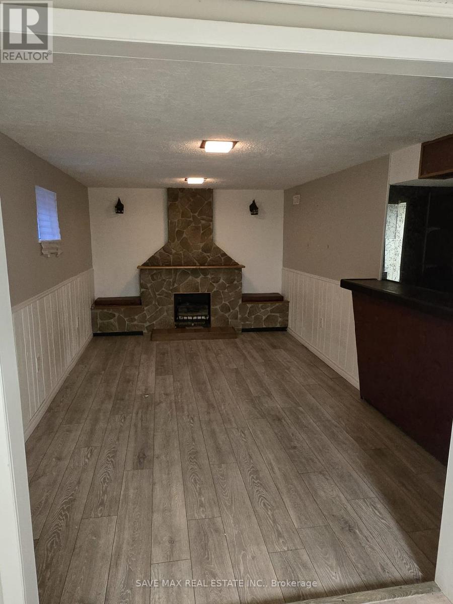 43 Braemar Drive, Brampton, Ontario  L6T 2L5 - Photo 7 - W12616812