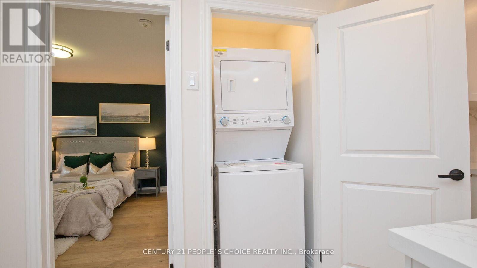 2 Betteridge Lane W, Toronto, Ontario  M9V 4E8 - Photo 11 - W12616814