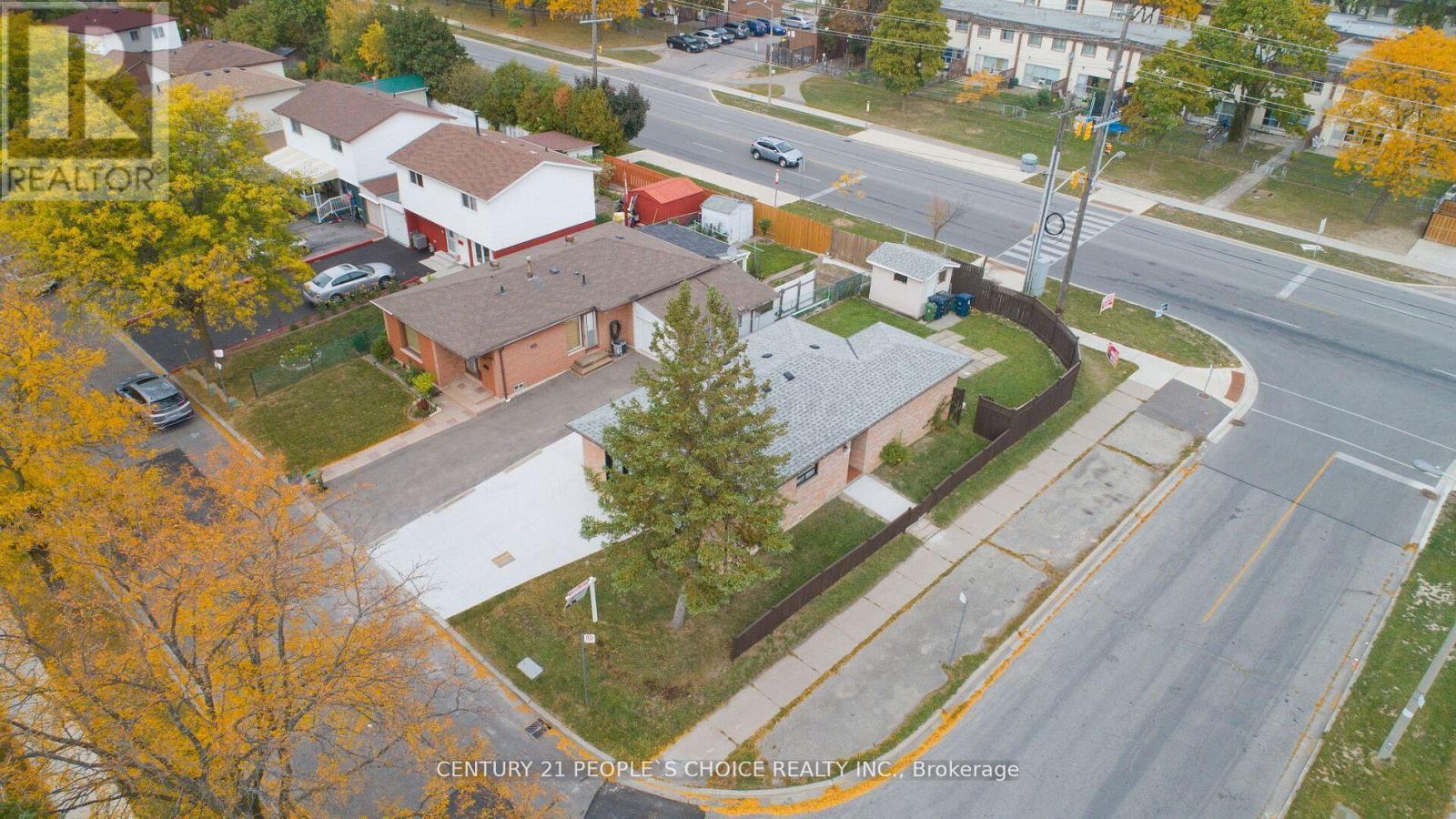 2 Betteridge Lane W, Toronto, Ontario  M9V 4E8 - Photo 12 - W12616814