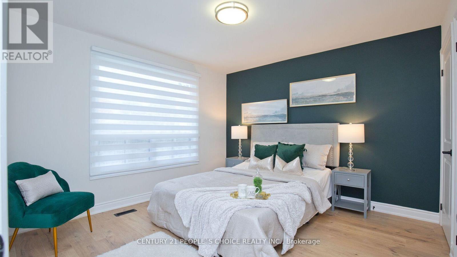 2 Betteridge Lane W, Toronto, Ontario  M9V 4E8 - Photo 6 - W12616814