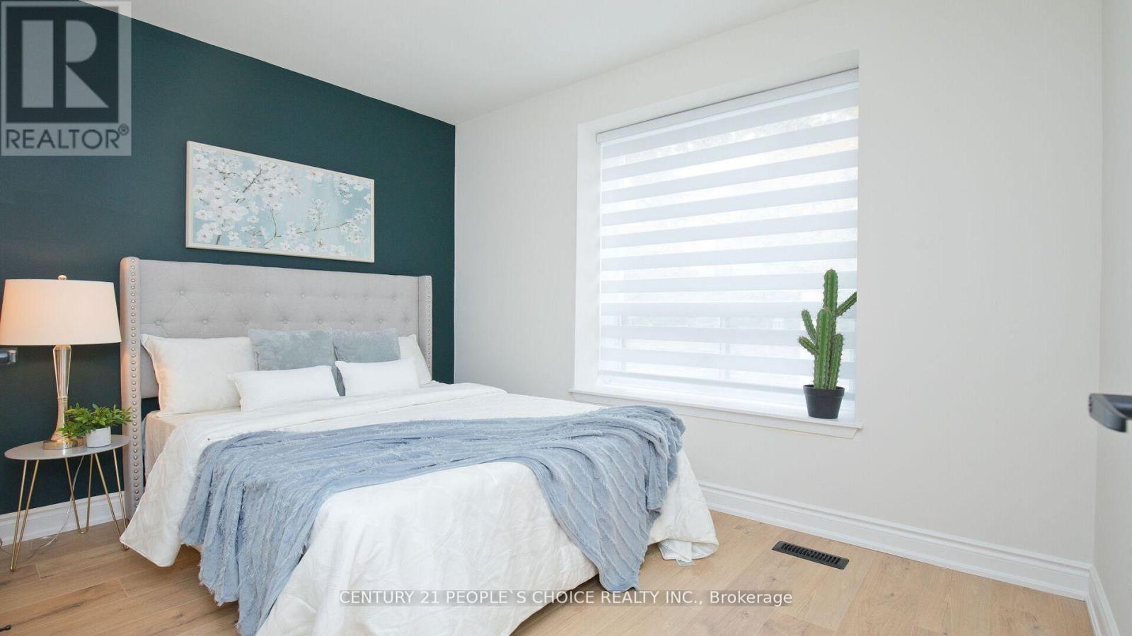 2 Betteridge Lane W, Toronto, Ontario  M9V 4E8 - Photo 8 - W12616814