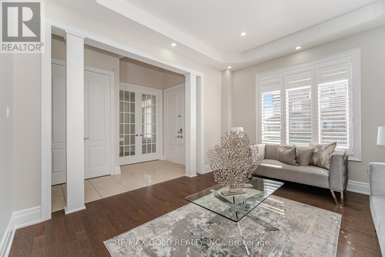 3 Sister Oreilly Road, Brampton, Ontario  L6P 4C6 - Photo 2 - W12616846