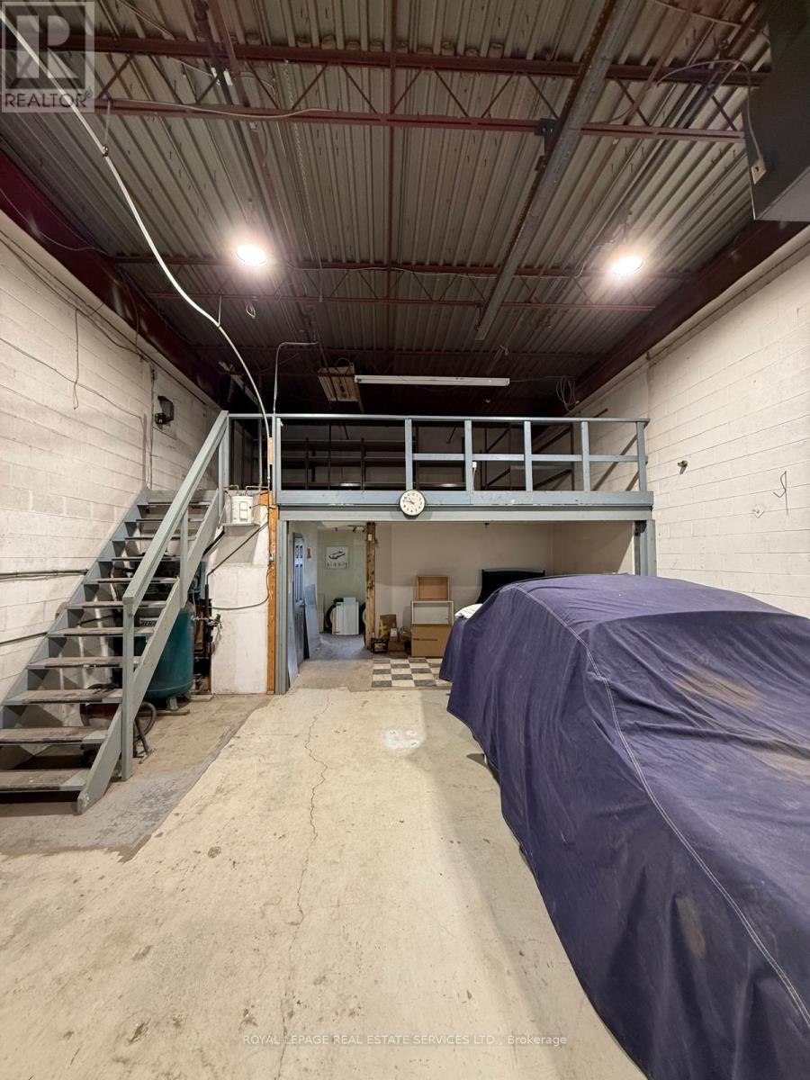 18 - 55 Sinclair Avenue N, Halton Hills, Ontario L7G 4X4 - Photo 2 - W12616852