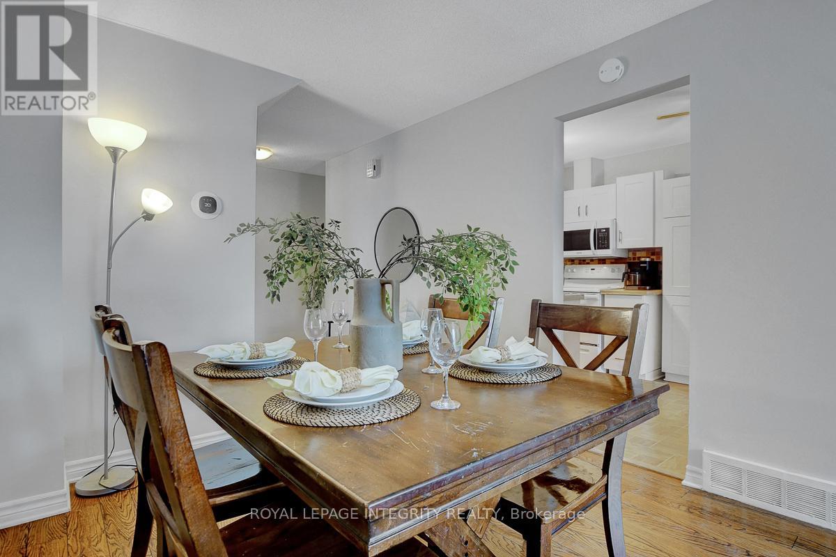 34 Stokes Crescent, Ottawa, Ontario K2L 2Z4 - Photo 5 - X12616924