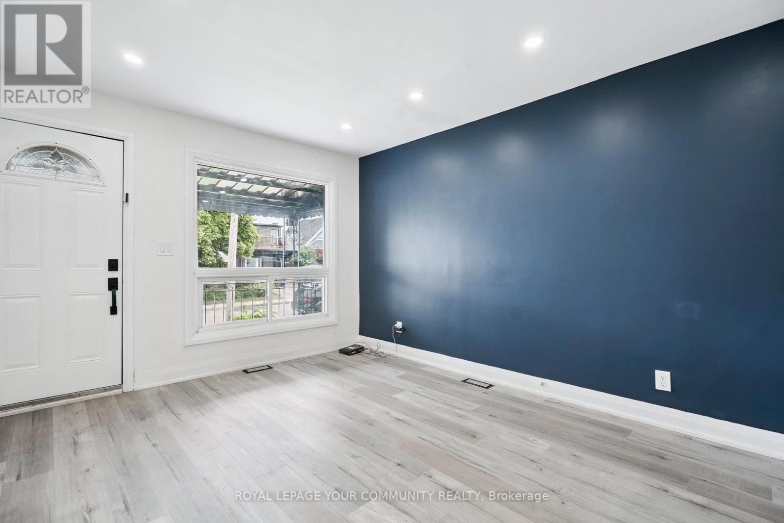 8 Merchison Avenue, Hamilton, Ontario  L8H 3C9 - Photo 10 - X12616780