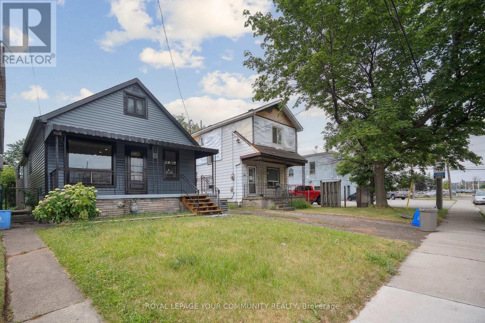 8 Merchison Avenue, Hamilton, Ontario  L8H 3C9 - Photo 2 - X12616780