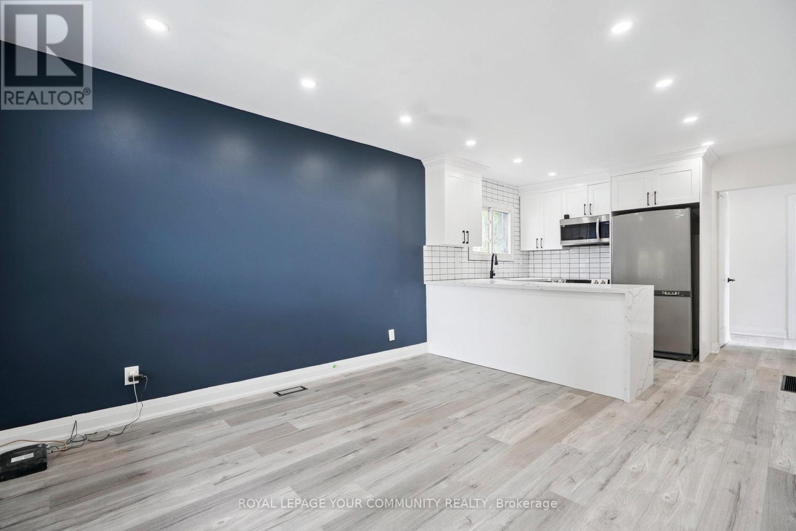 8 Merchison Avenue, Hamilton, Ontario  L8H 3C9 - Photo 9 - X12616780