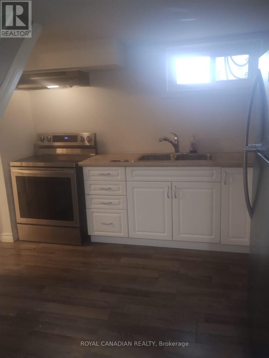 116 Golden Boulevard E, Welland, Ontario  L3B 1J1 - Photo 3 - X12616842