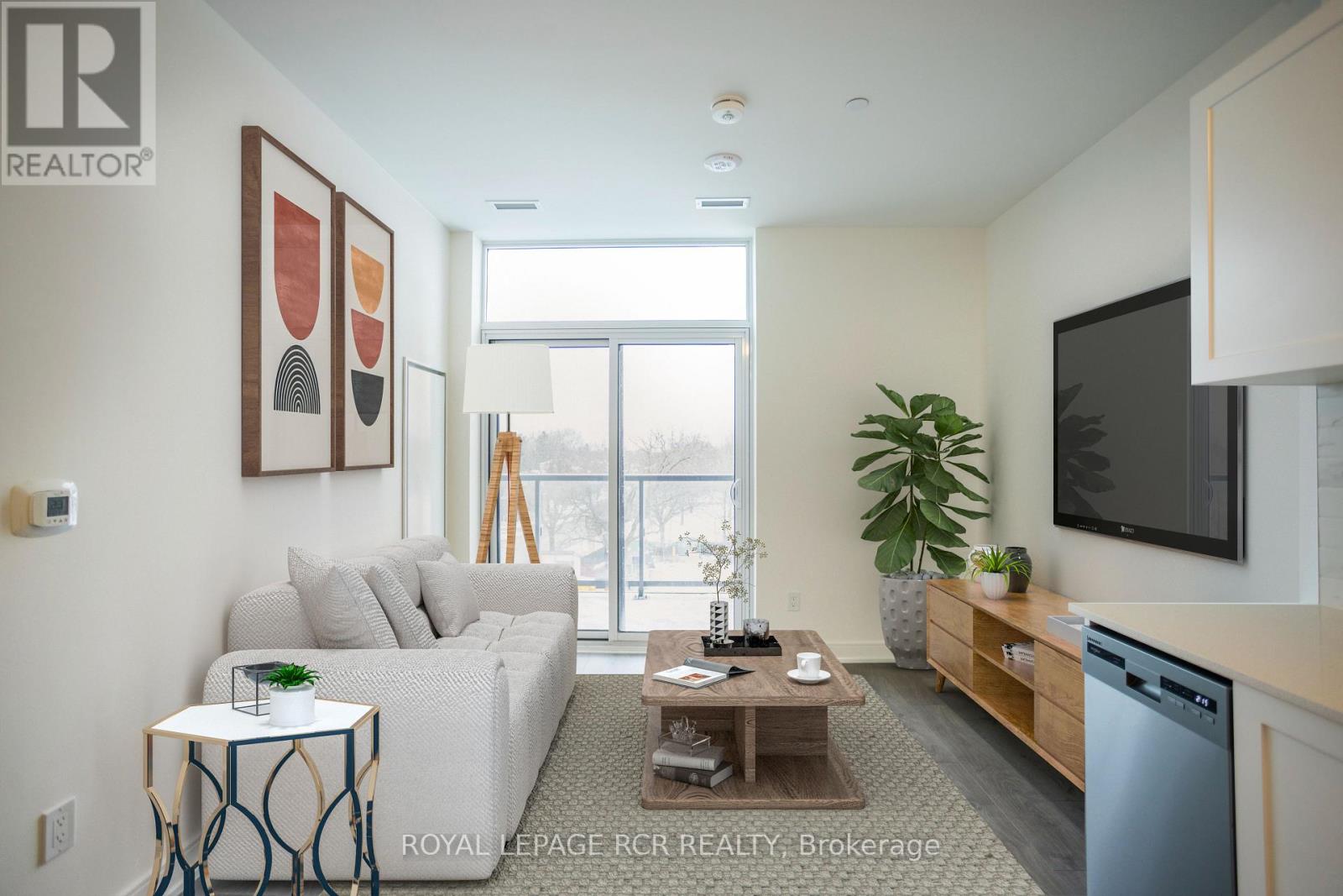 303 - 705 DAVIS DRIVE, Newmarket, Ontario