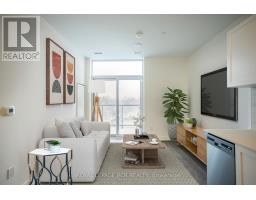 303 - 705 DAVIS DRIVE, Newmarket, Ontario