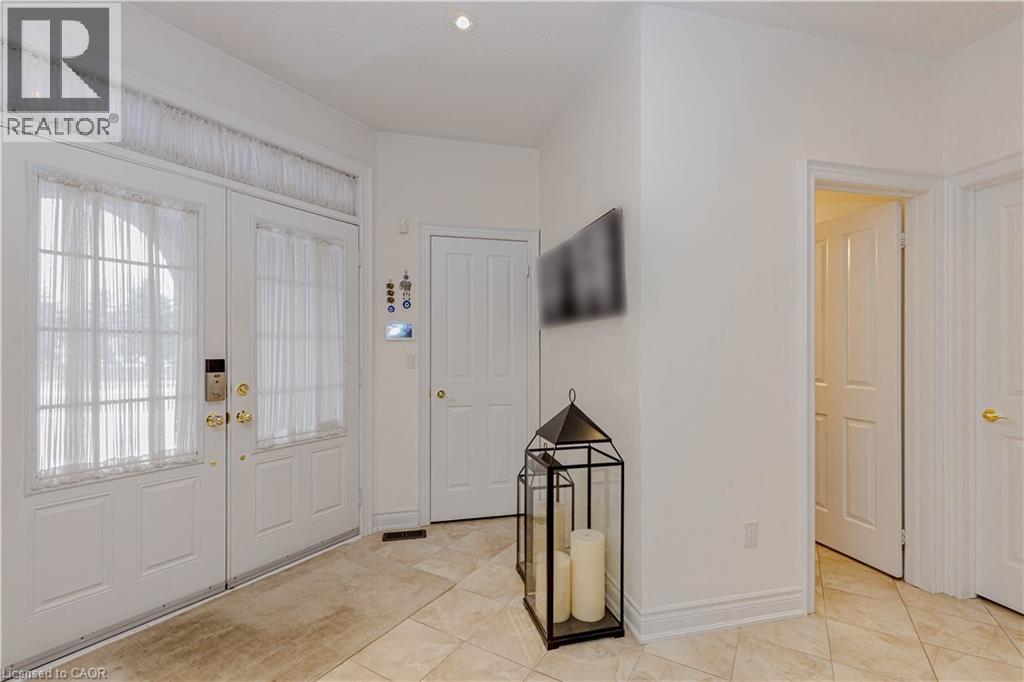 132 Bloomsbury Avenue, Brampton, Ontario  L6P 2X2 - Photo 4 - 40793417