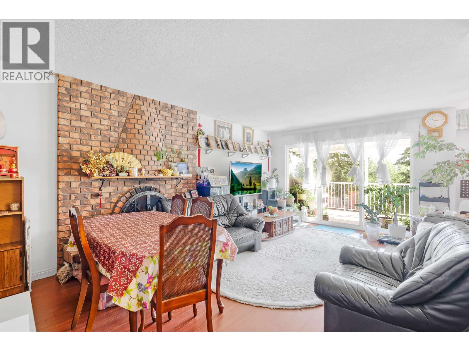 45 N Stratford Avenue, Burnaby, British Columbia  V5B 1L1 - Photo 4 - R3073308