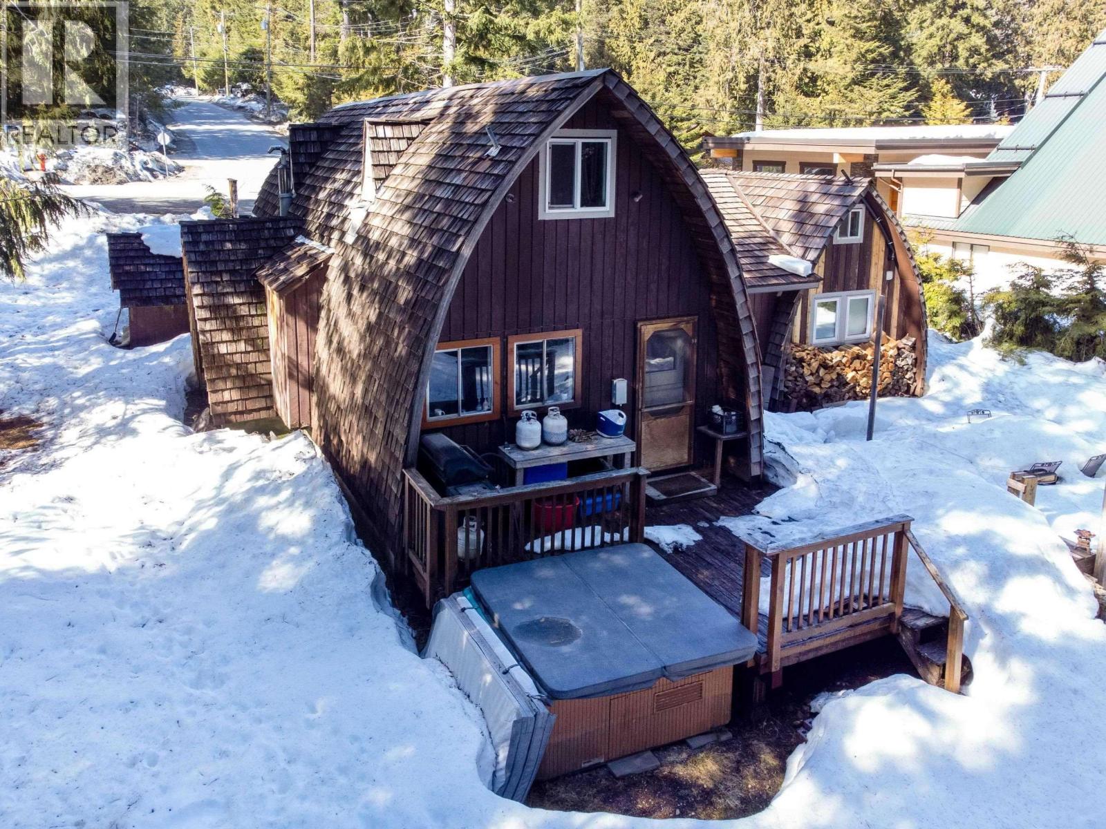 8160 Alpine Way, Whistler, British Columbia  V8E 0G2 - Photo 2 - R3073314