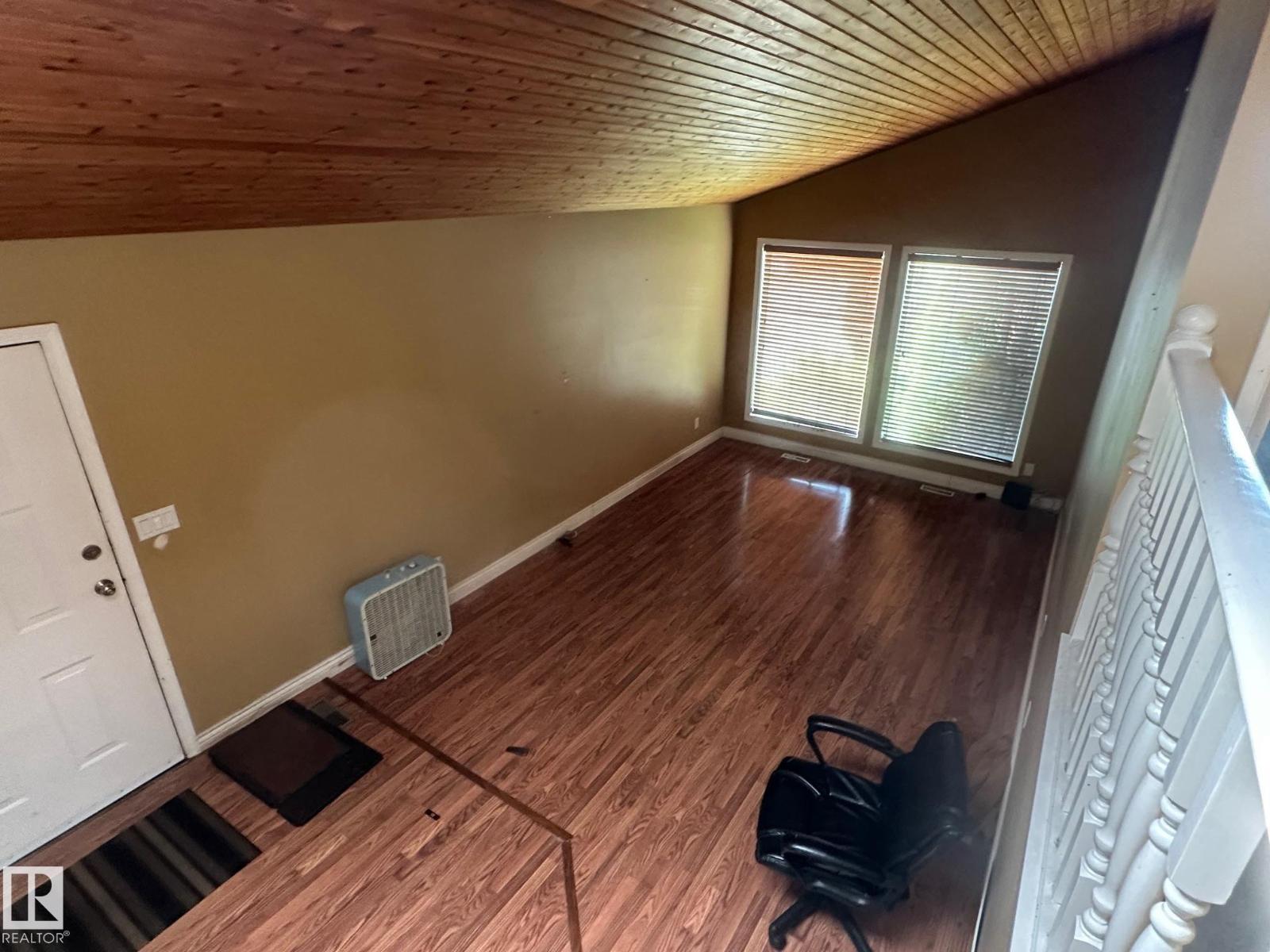 1023 35 St Nw, Edmonton, Alberta  T6L 2L3 - Photo 4 - E4467874