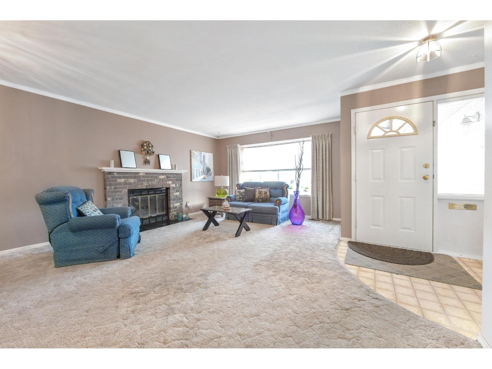 6043 174 Street, Surrey, British Columbia  V3S 2V5 - Photo 4 - R3073265