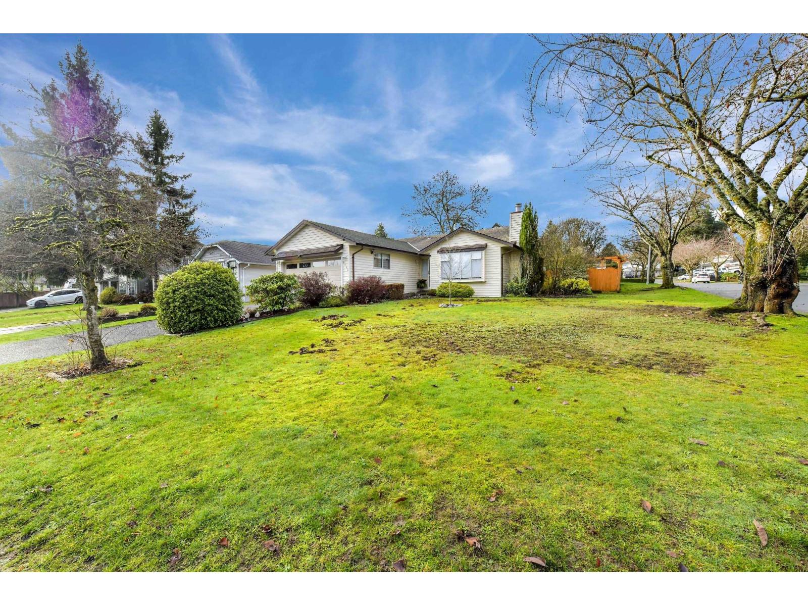 6043 174 Street, Surrey, British Columbia  V3S 2V5 - Photo 3 - R3073265