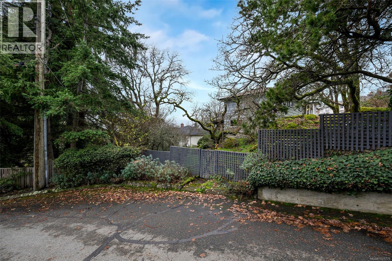 1181 Clovelly Terr, Saanich, British Columbia V8P 1V7 - Photo 64 - 1021779