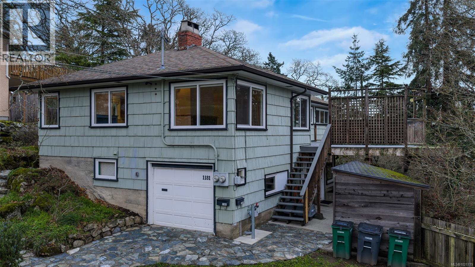 1181 Clovelly Terr, Saanich, British Columbia