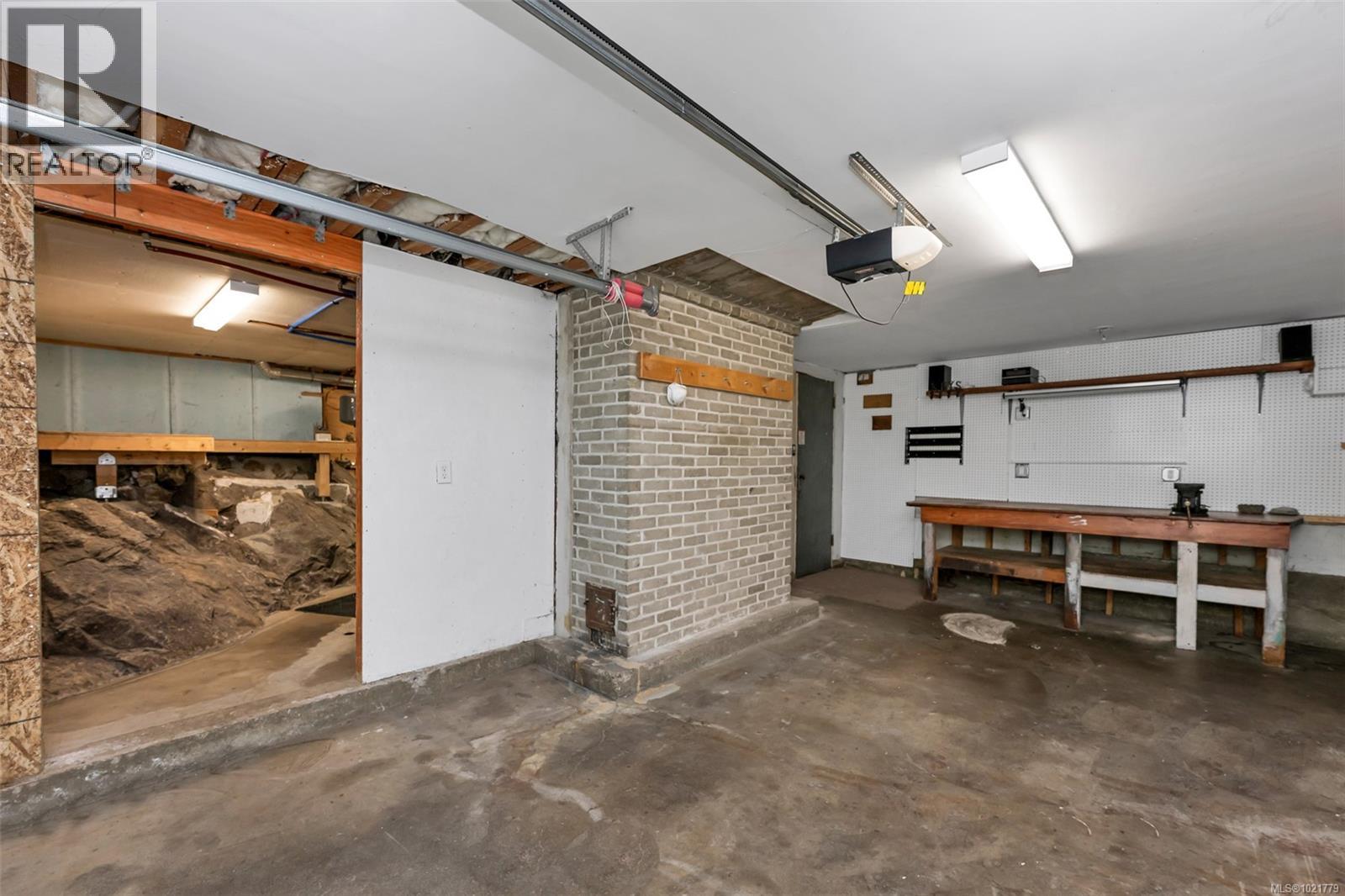 1181 Clovelly Terr, Saanich, British Columbia V8P 1V7 - Photo 54 - 1021779