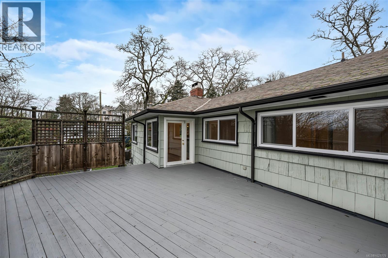 1181 Clovelly Terr, Saanich, British Columbia V8P 1V7 - Photo 38 - 1021779