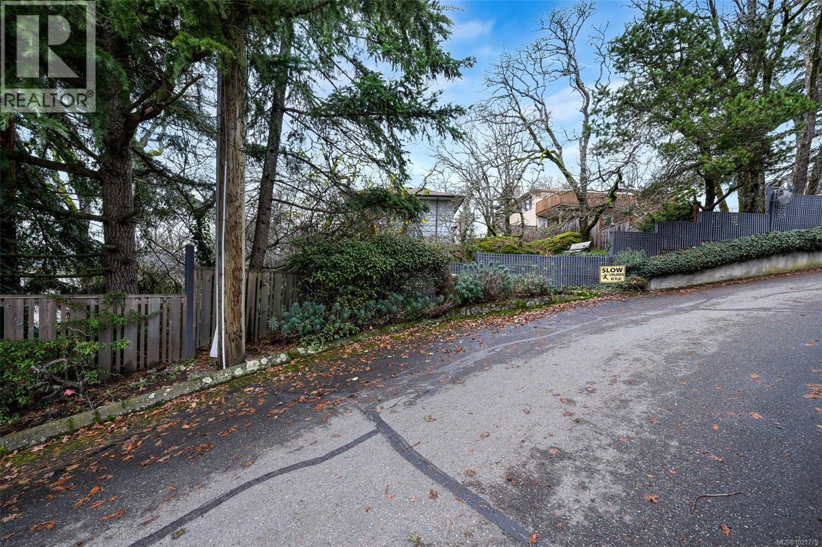 1181 Clovelly Terr, Saanich, British Columbia V8P 1V7 - Photo 63 - 1021779