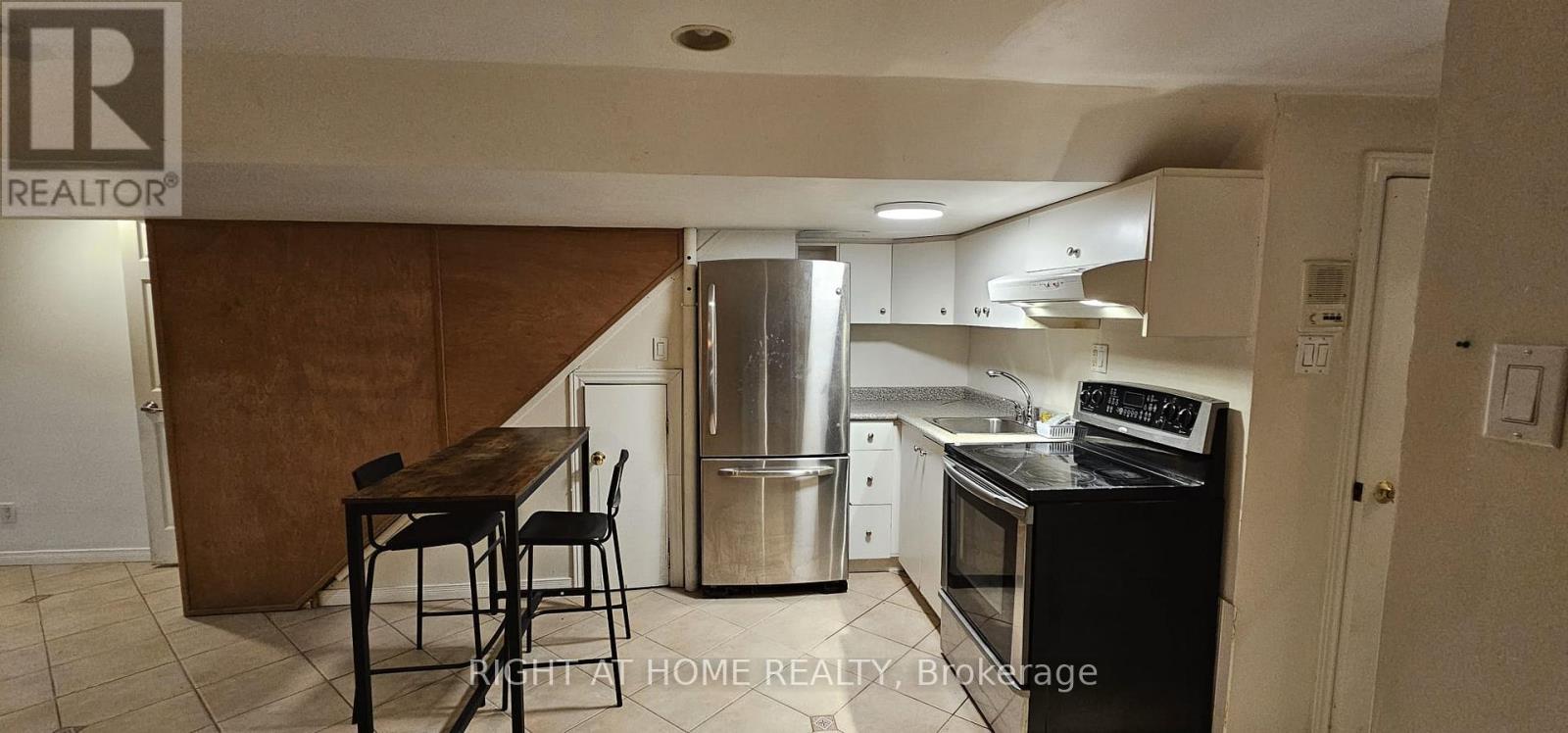 74 Argyle Street, Toronto (Trinity-Bellwoods), Ontario  M6J 1N9 - Photo 4 - C12616936