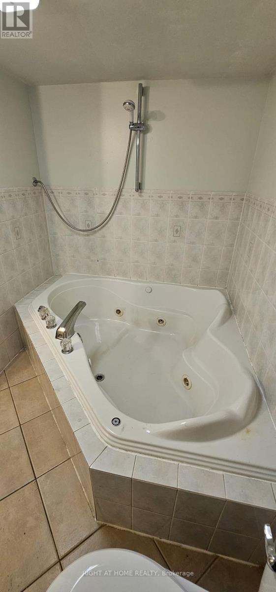 74 Argyle Street, Toronto (Trinity-Bellwoods), Ontario  M6J 1N9 - Photo 8 - C12616936