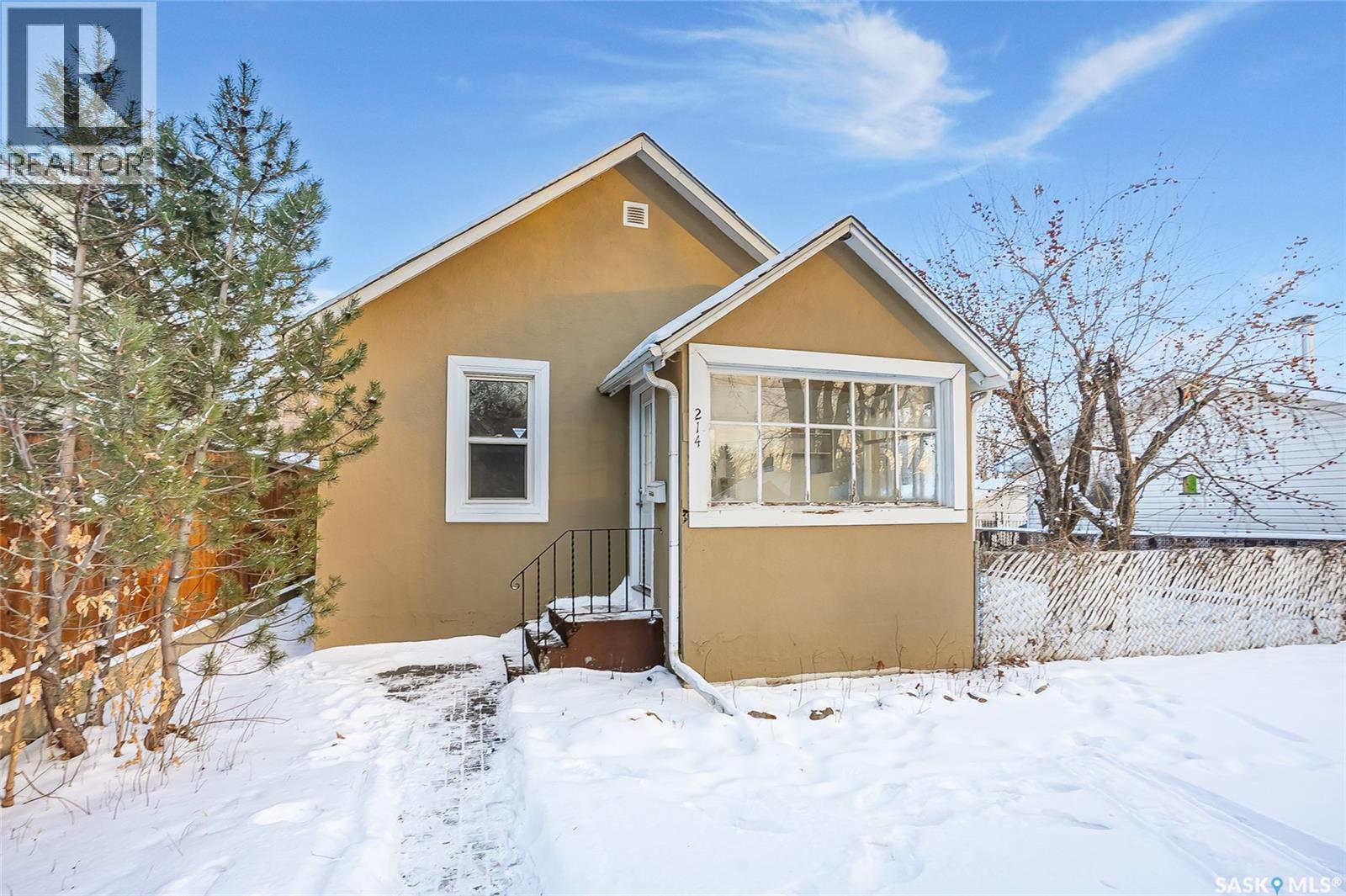 214 J AVENUE N, saskatoon, Saskatchewan