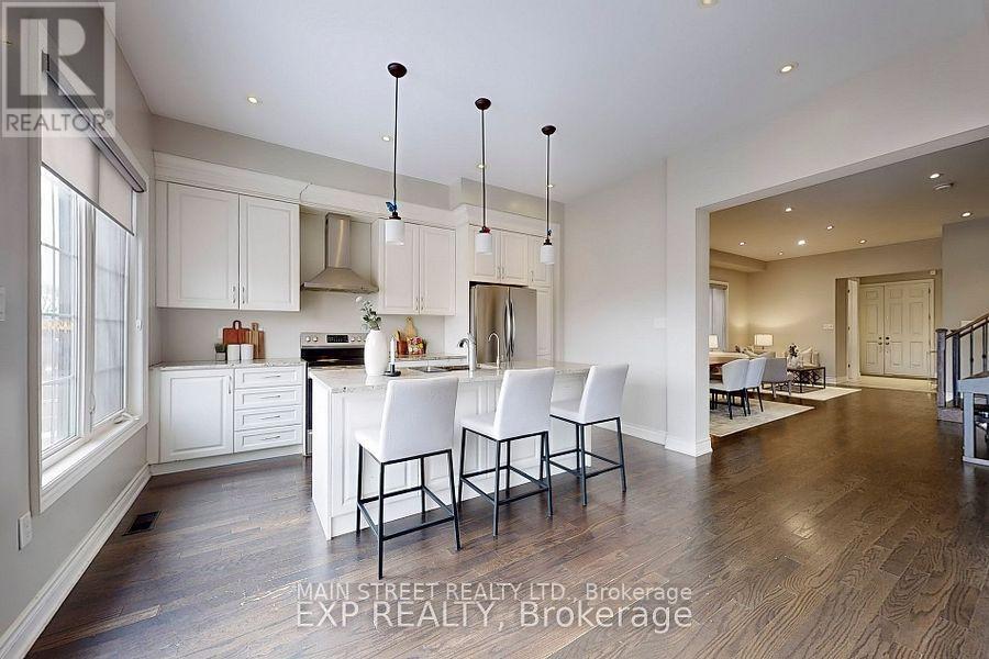 50 Sharonview Crescent, East Gwillimbury, Ontario  L9N 0S5 - Photo 3 - N12616920