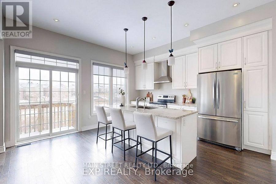 50 Sharonview Crescent, East Gwillimbury, Ontario  L9N 0S5 - Photo 4 - N12616920