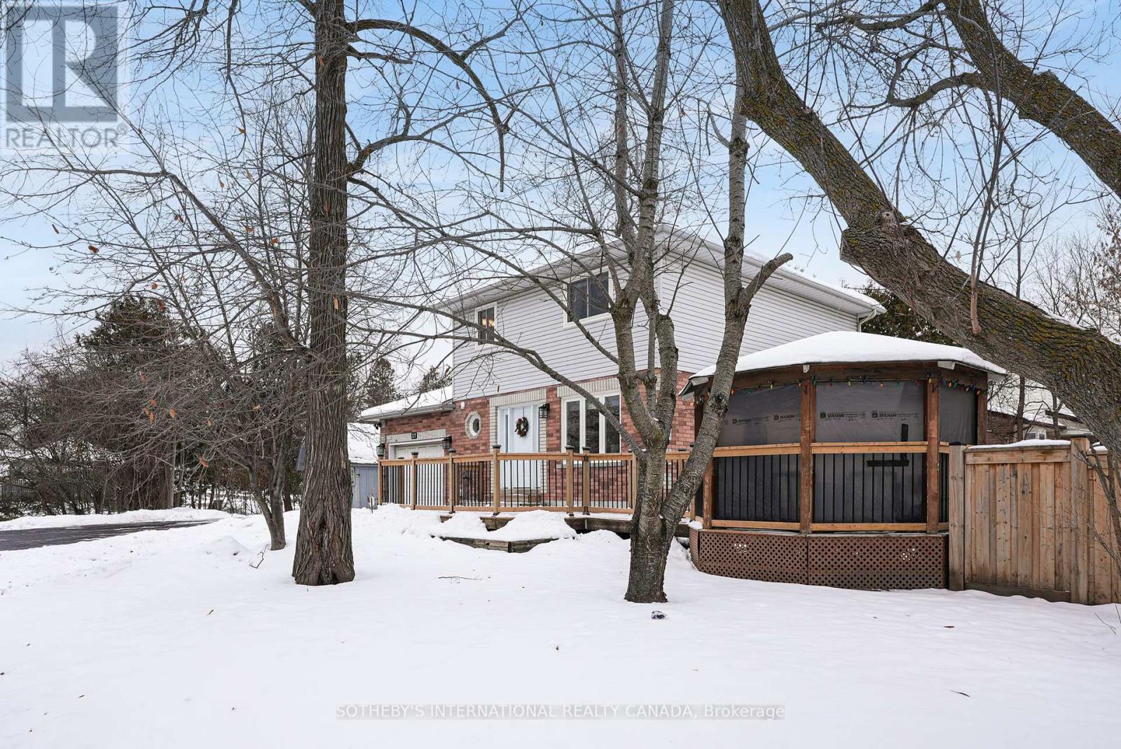 17 SOUTH RIVER ROAD, Georgina, Ontario