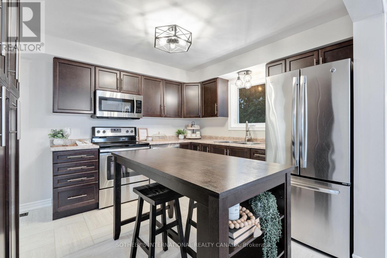 17 South River Road, Georgina, Ontario  L0E 1R0 - Photo 20 - N12616932