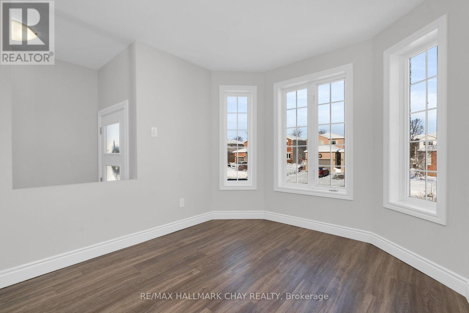 13 Willow Drive, Barrie, Ontario  L4N 8T1 - Photo 9 - S12616892