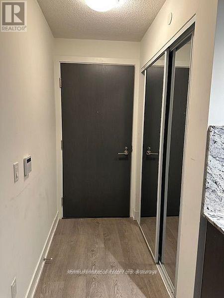 315 - 9 Mabelle Avenue, Toronto, Ontario  M9A 4X7 - Photo 2 - W12616872