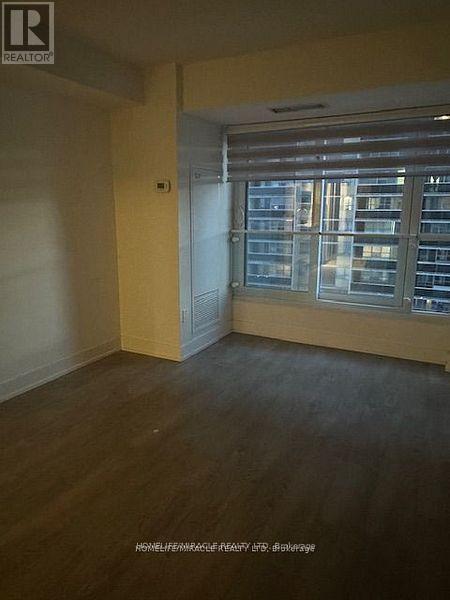 315 - 9 Mabelle Avenue, Toronto, Ontario  M9A 4X7 - Photo 9 - W12616872