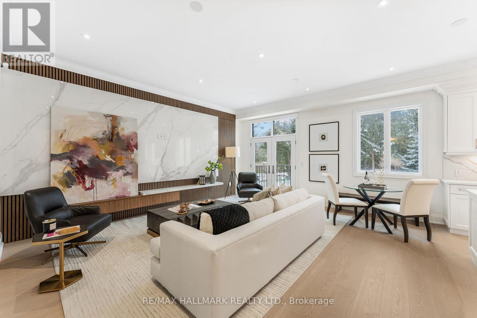 42 Agar Crescent, Toronto, Ontario  M9B 5A6 - Photo 10 - W12616876