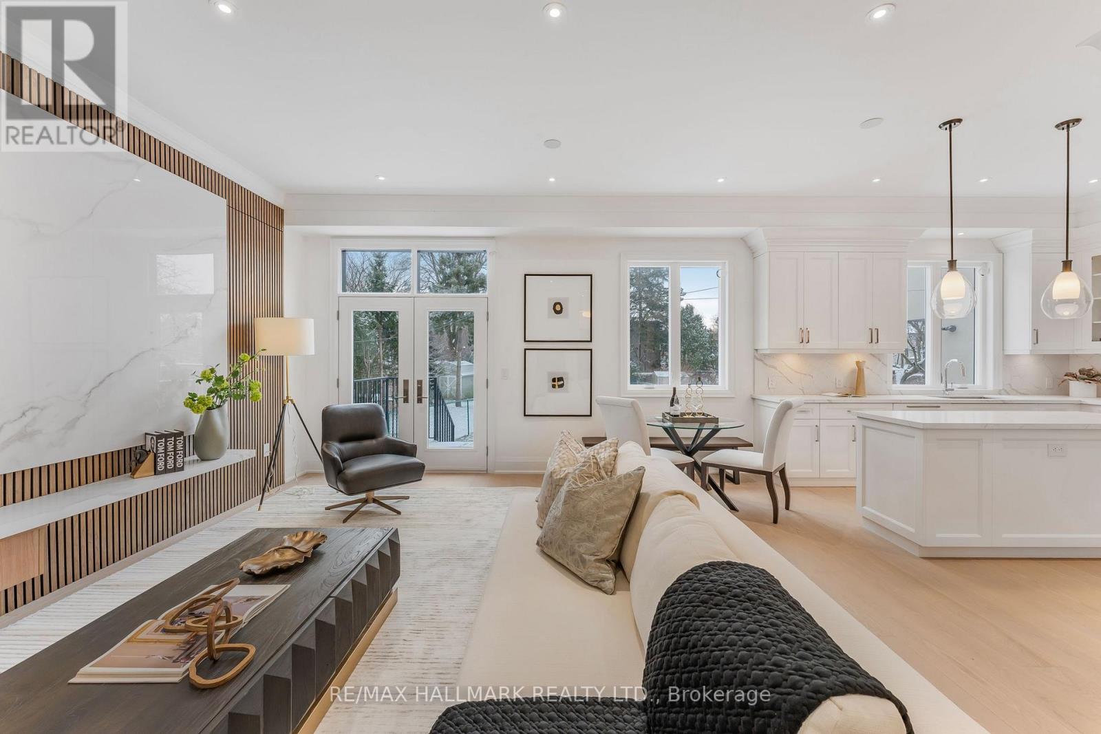 42 Agar Crescent, Toronto, Ontario  M9B 5A6 - Photo 16 - W12616876