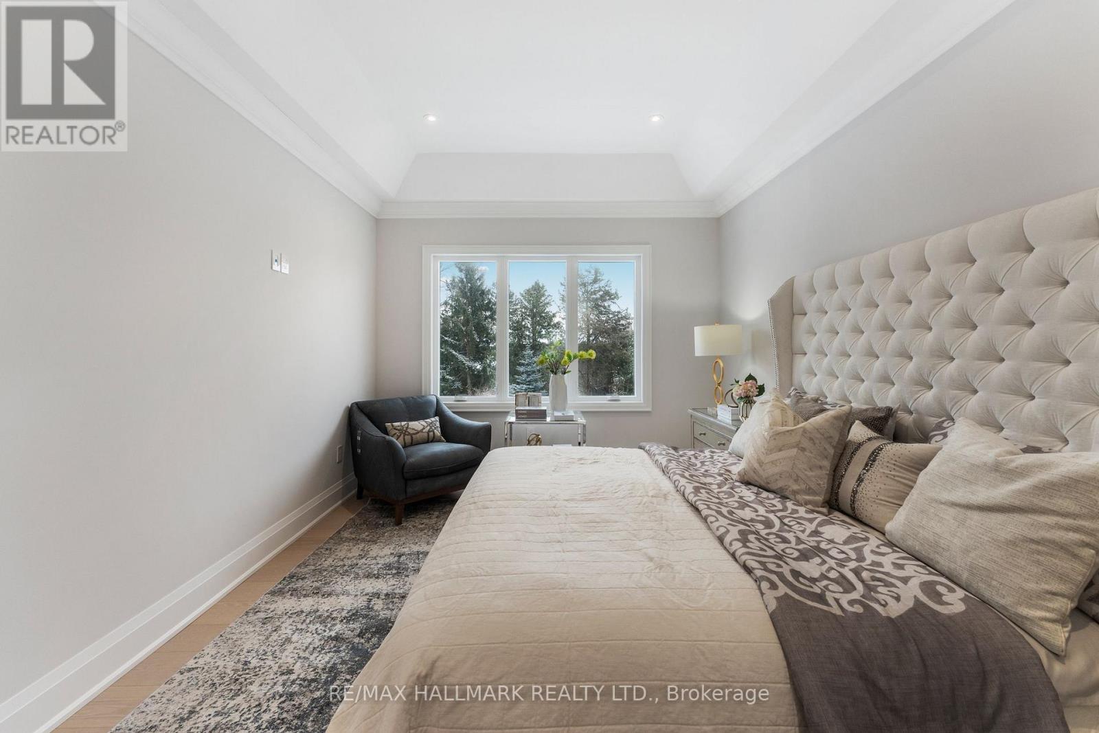 42 Agar Crescent, Toronto, Ontario  M9B 5A6 - Photo 29 - W12616876