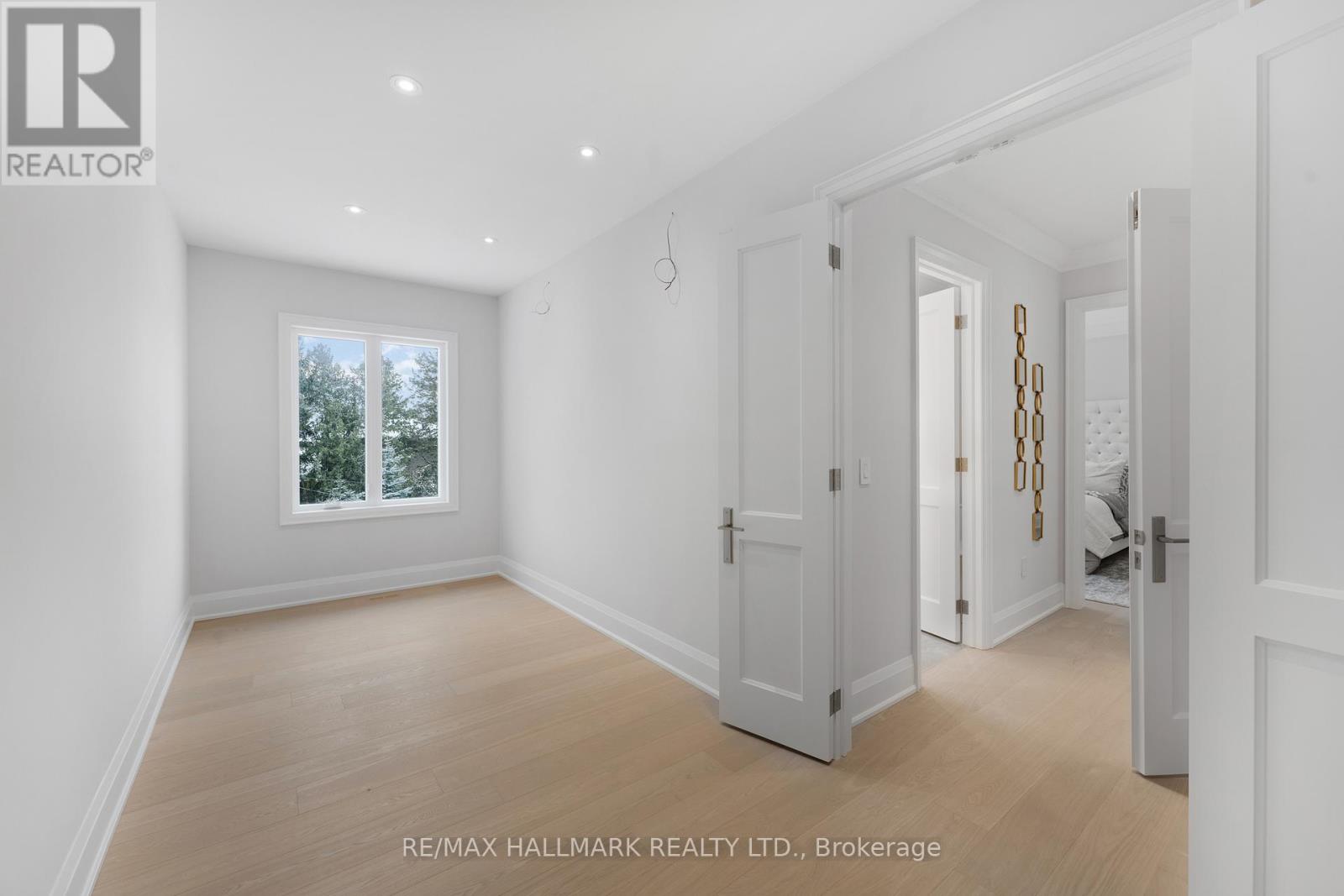 42 Agar Crescent, Toronto, Ontario  M9B 5A6 - Photo 34 - W12616876