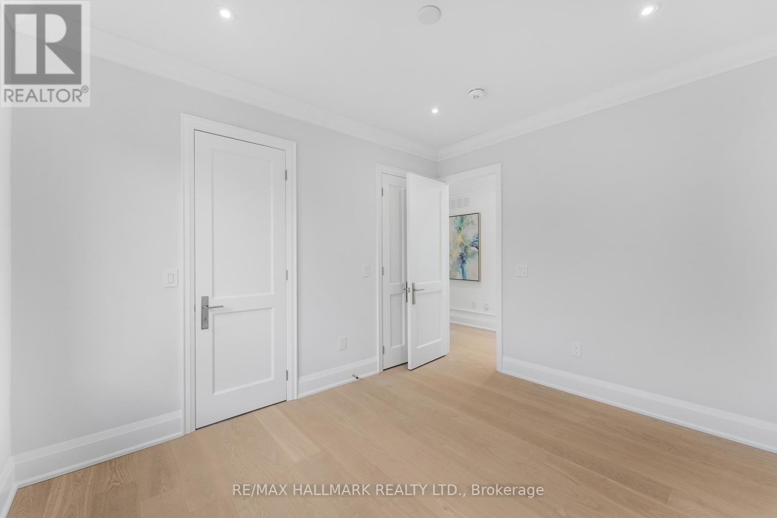 42 Agar Crescent, Toronto, Ontario  M9B 5A6 - Photo 35 - W12616876