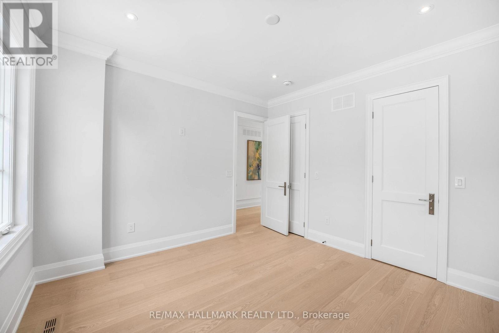 42 Agar Crescent, Toronto, Ontario  M9B 5A6 - Photo 37 - W12616876