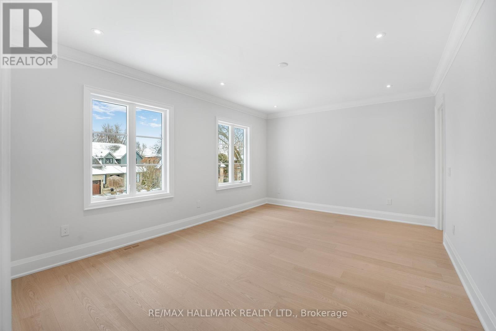 42 Agar Crescent, Toronto, Ontario  M9B 5A6 - Photo 39 - W12616876