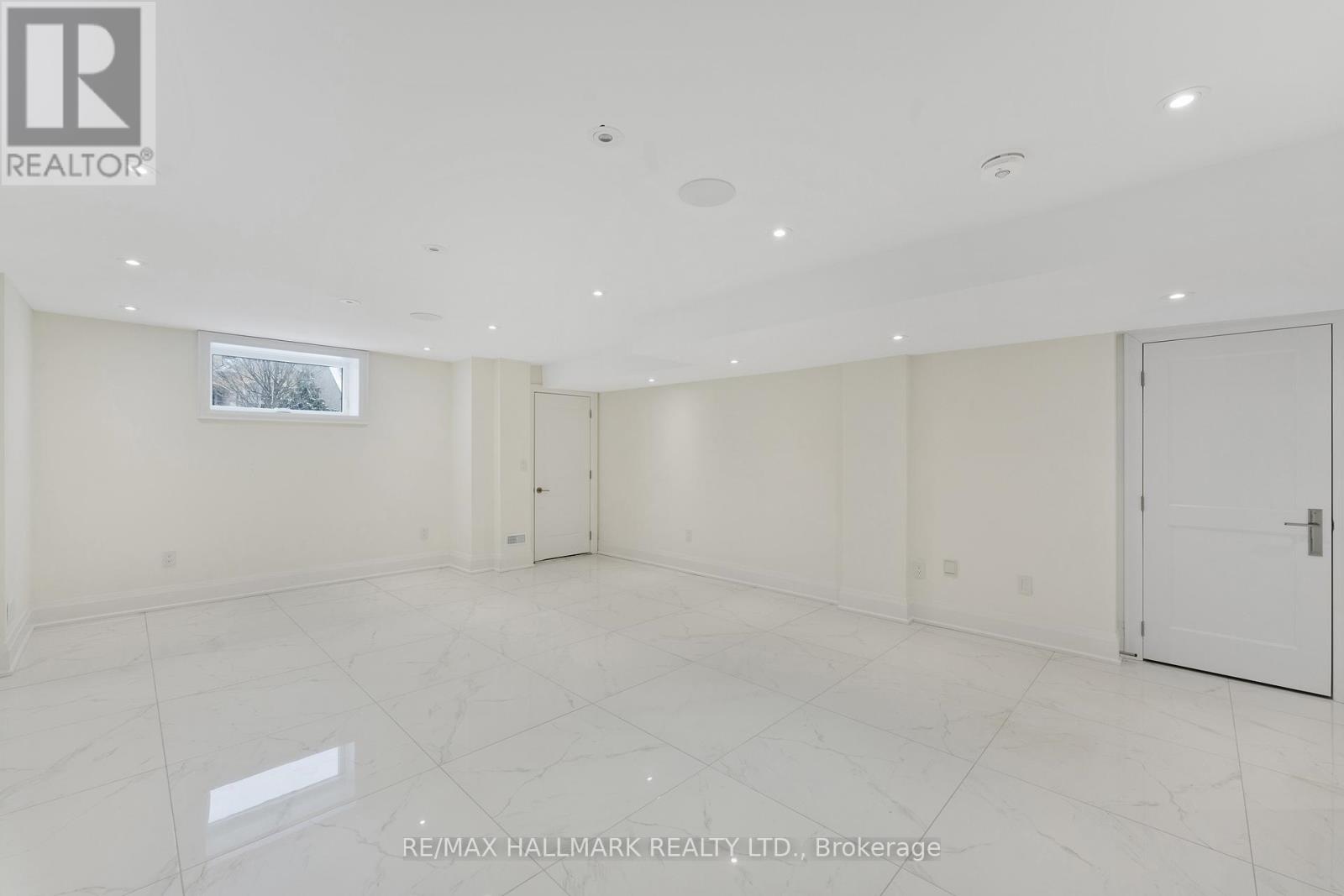 42 Agar Crescent, Toronto, Ontario  M9B 5A6 - Photo 43 - W12616876