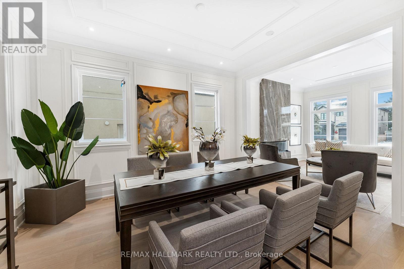 42 Agar Crescent, Toronto, Ontario  M9B 5A6 - Photo 9 - W12616876