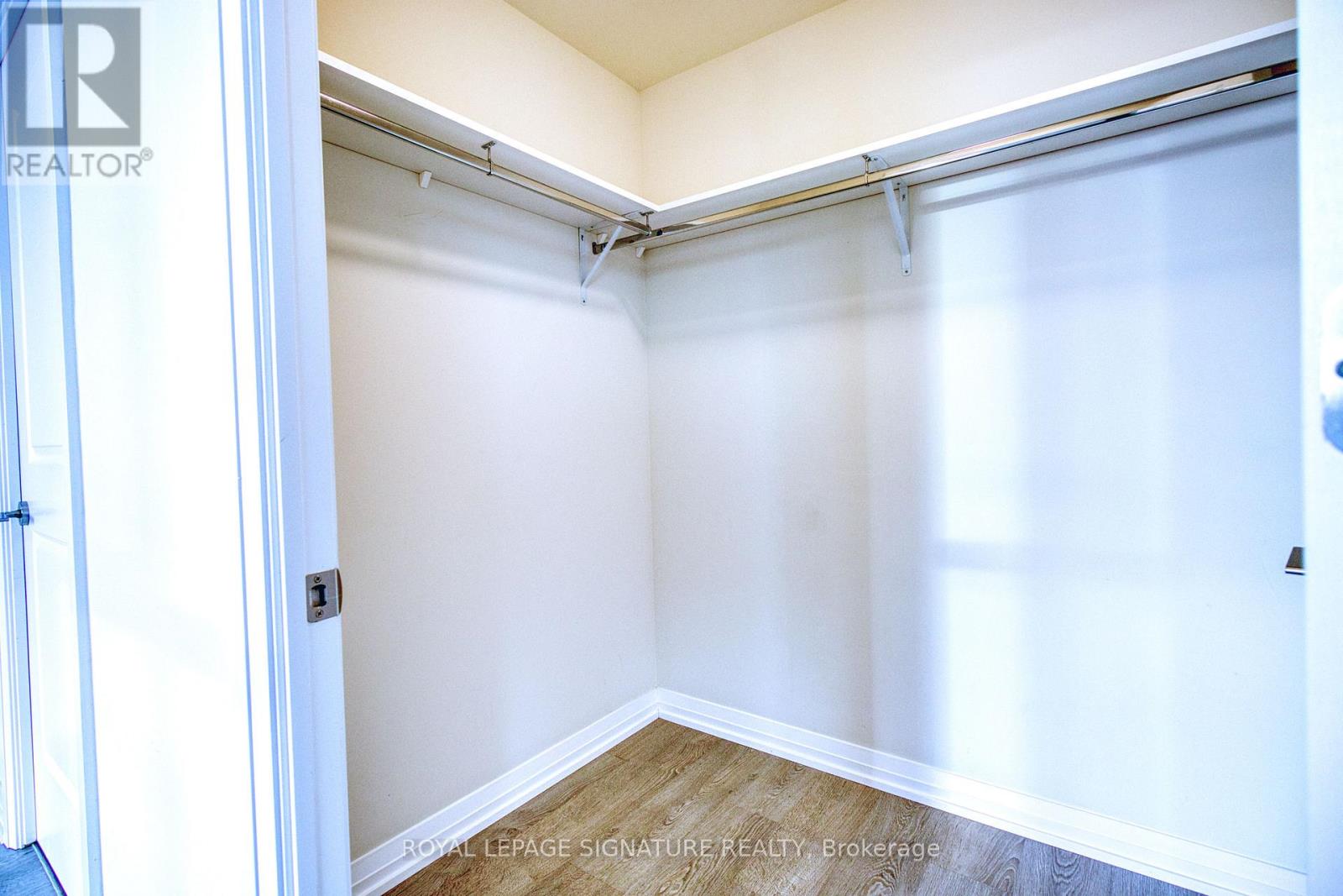 1404 - 50 Thomas Riley Road, Toronto, Ontario  M9B 0C5 - Photo 19 - W12616930